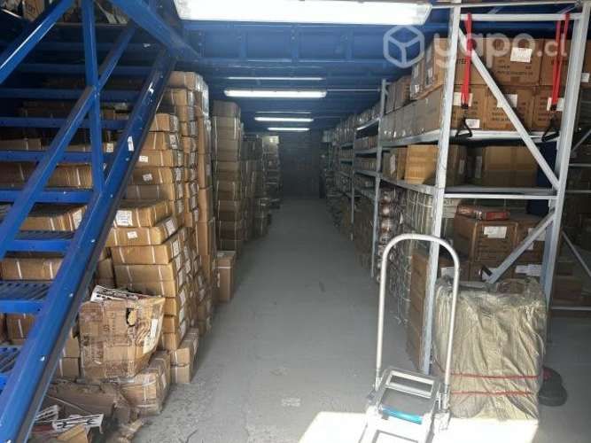 Propiedad comercial con bodega Santiago Centro
