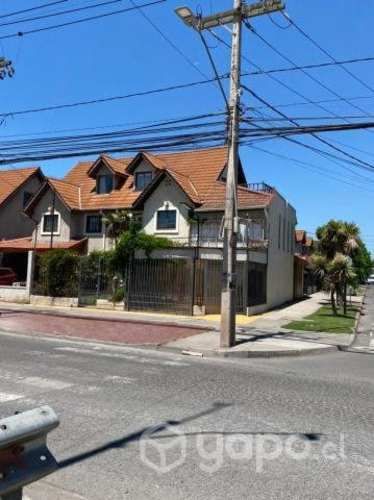 Casa Esquina 3 Pisos Sector Residencial En Cerrill