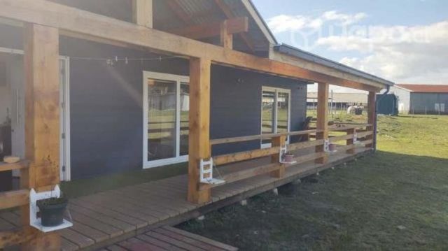 Se vende parcela con casa