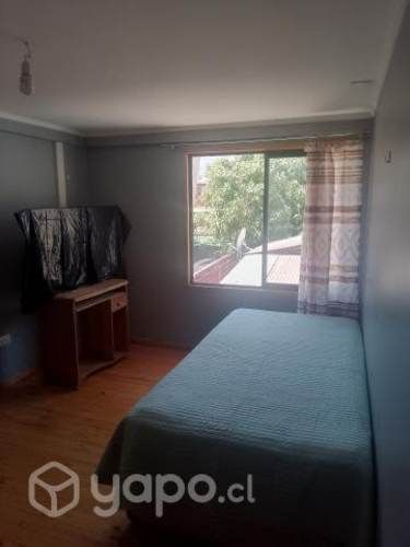 Pieza solo mujeres y estudiantes