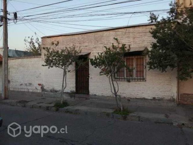 Casa antigua con gran terreno