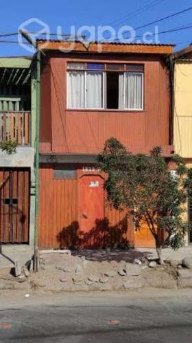 Casa en calle Arturo Fernandez - Iquique