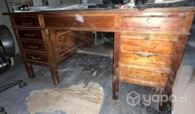 Escritorio Ministro Antiguo de Nogal