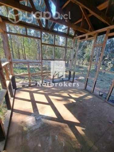 Parcela con 2 cabañas, comuna Los Lagos / Los Ríos