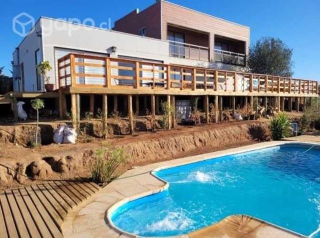 Hermosa casa con vista a la cordillera