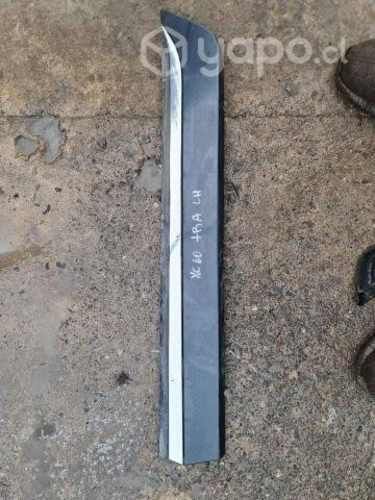 Moldura puerta trasera izquierda VOLVO XC60 2014