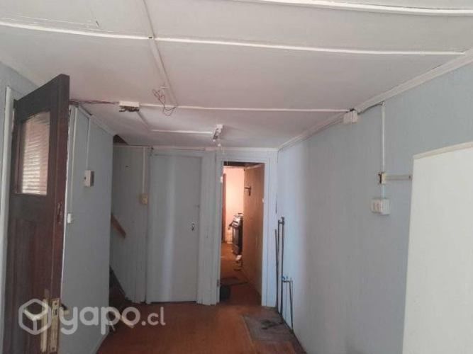Venta de casa con local comercial