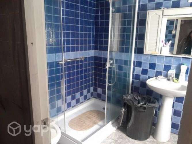 Venta de casa con local comercial