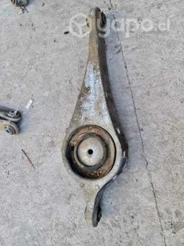 Bandeja inferior principal izquierda volvo xc60