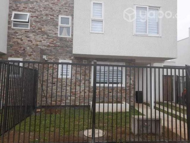 Arriendo casa dos pisos