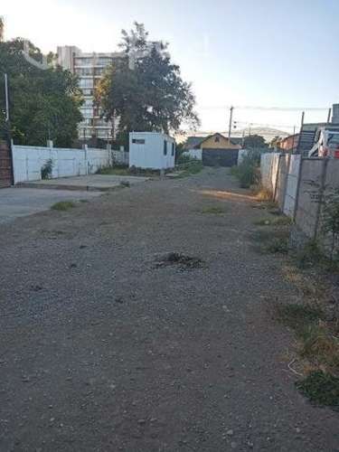Terreno comercial con oficina