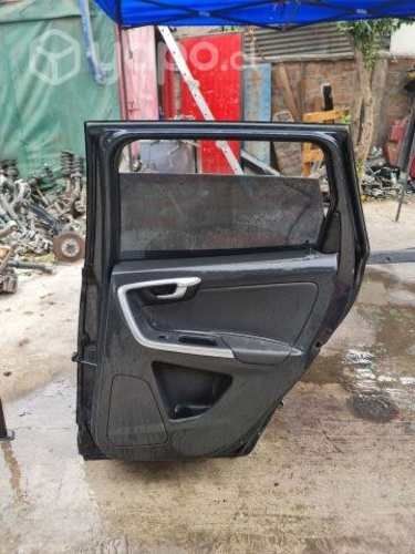 Puerta trasera derecha volvo xc60 2014