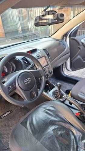 Kia motors cerato 2011
