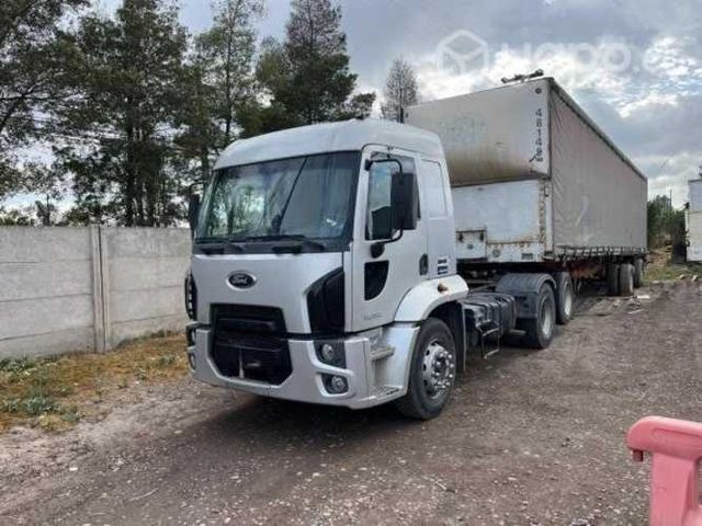 Ford Cargo 1932 tractocamión 6x2