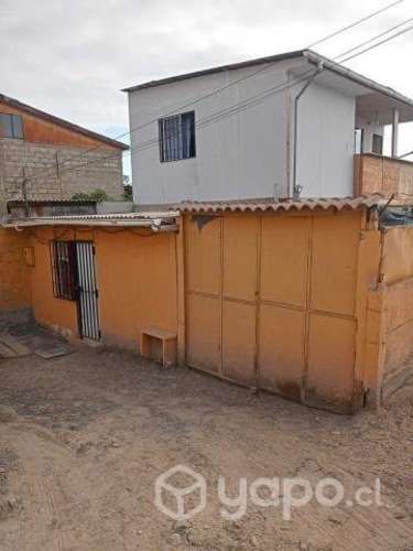 Se vende casa esquina con gran terreno