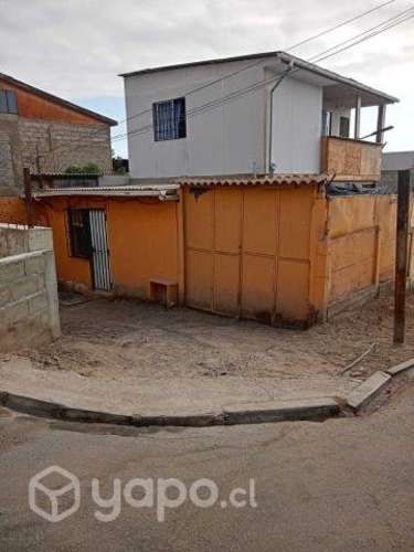 Se vende casa esquina con gran terreno