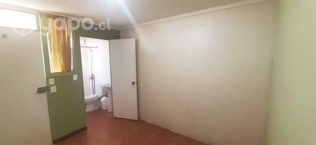 Arriendo pieza con baño