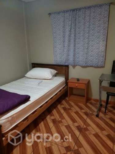 Pieza a estudiante mujeres