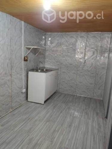 Casa esquina de dos pisos cerca d servicio basicos