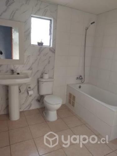 Casa esquina de dos pisos cerca d servicio basicos