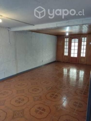 Casa esquina de dos pisos cerca d servicio basicos