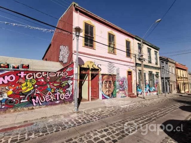 VASS vende gran casa en cerro alegre, Valparaíso