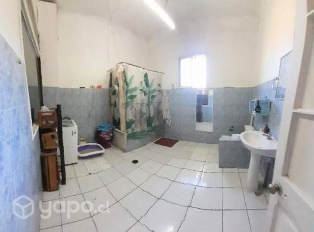 Amplia habitación en casa patrimonial del centro v