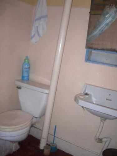 PIEZA SEMI AMOBLADA sector MALL PLAZA VESPUCIO