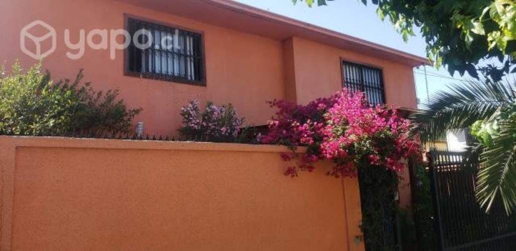 Amplia Casa Comuna El Bosque