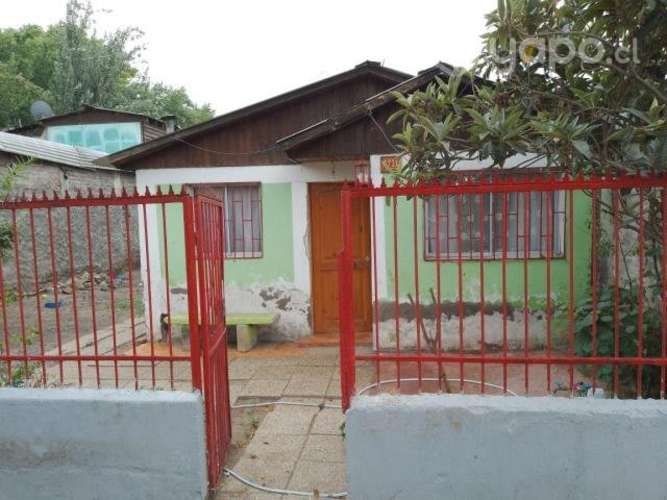 Terreno con 2 casas en interior