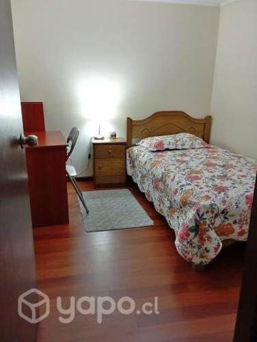 Arriendo de piezas a estudiantes mujeres