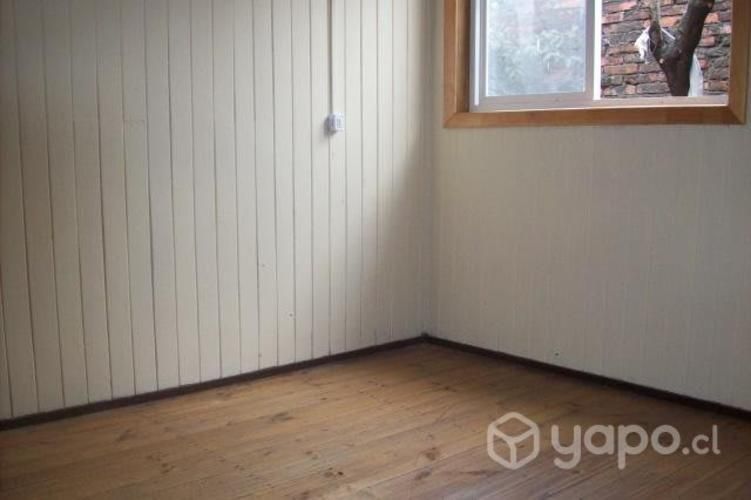 Arriendo casa interior