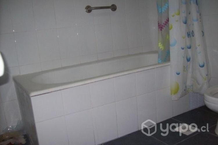 Arriendo casa interior