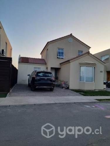 Casa interior condominio (vende su dueño)