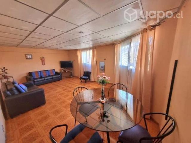 Casa esquina 2 pisos sólida en Quinta Normal