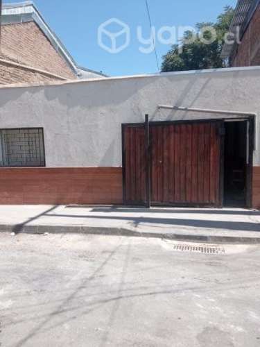 Vendo casa estación central