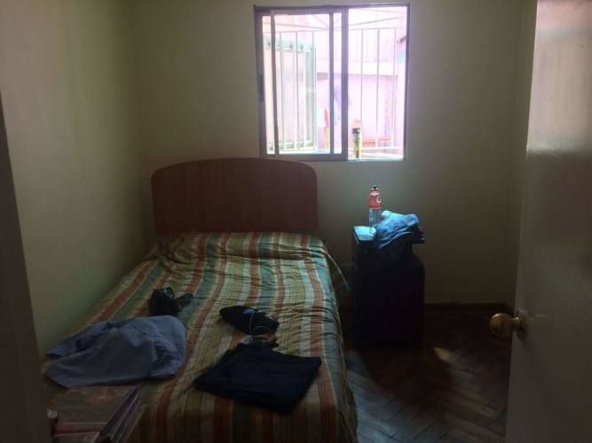 Dormitorios en casa , metro las rejas