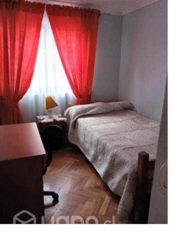 Se arrienda habitación amoblada a Universitario