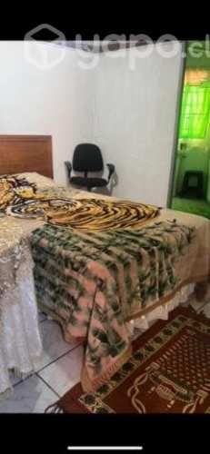 Pieza con baño y entrada privada