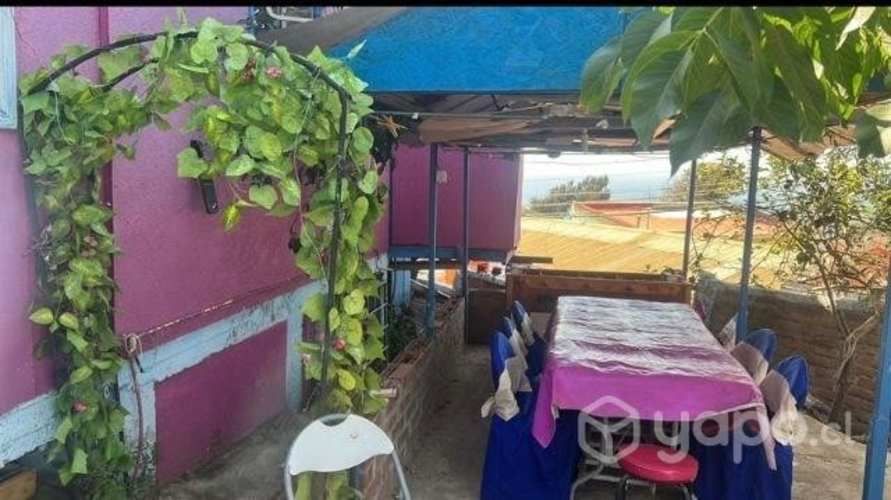 Pieza con baño y entrada privada