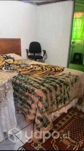 Pieza con baño y entrada privada