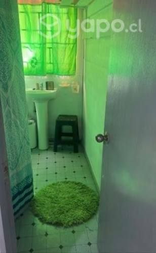 Pieza con baño y entrada privada