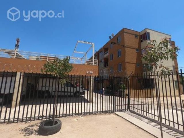 Dpto. amplio Condominio Juanita Aguirre acepto DS1