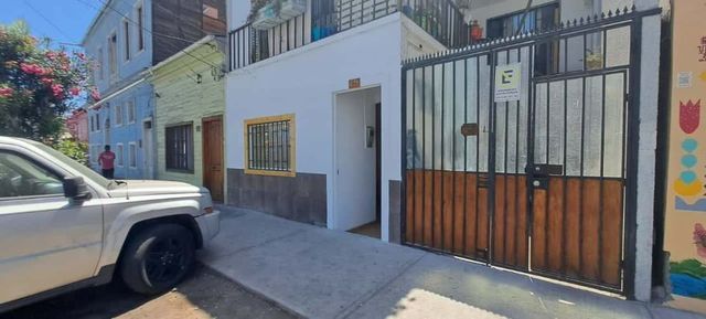 Arriendo casa central en la calle Ramirez  remodelada