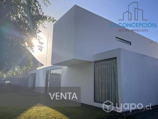 Amplia y Hermosa Casa en Lomas San Sebastián