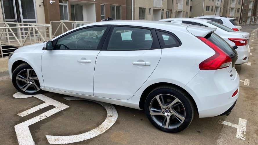 Volvo v40 2.0 t3 2017