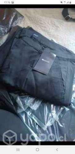 Pantalones de hombre nuevos
