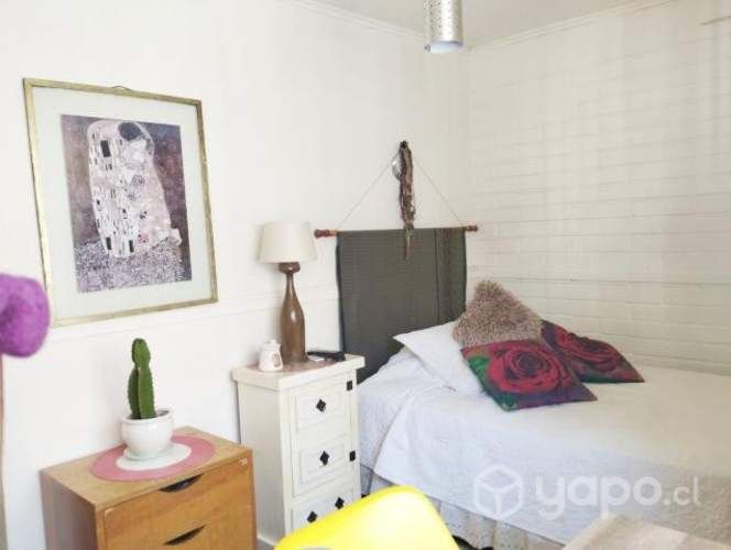 Arriendo de Pieza en Condominio