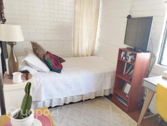 Arriendo de Pieza en Condominio