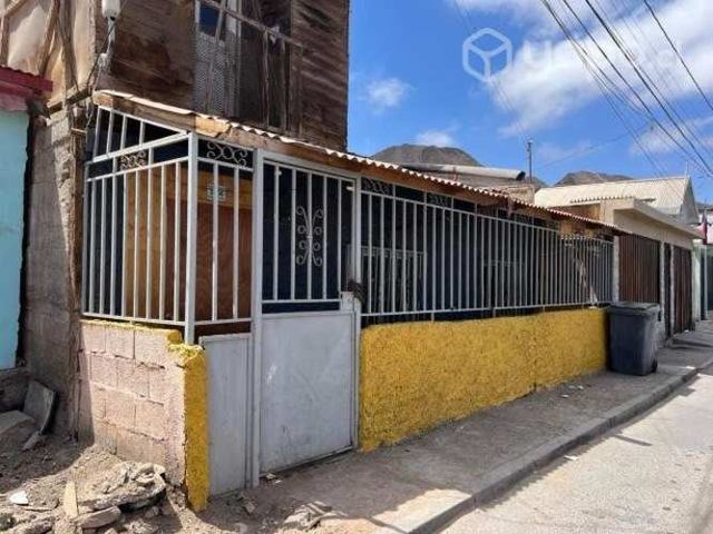 Se vende casa amplio terreno